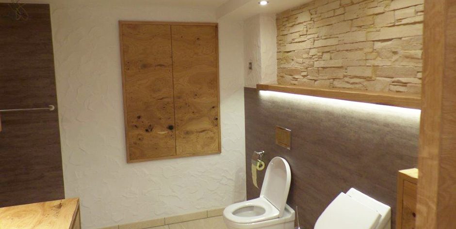 Badezimmer-Schrank in Asteiche gebürstet und geölt