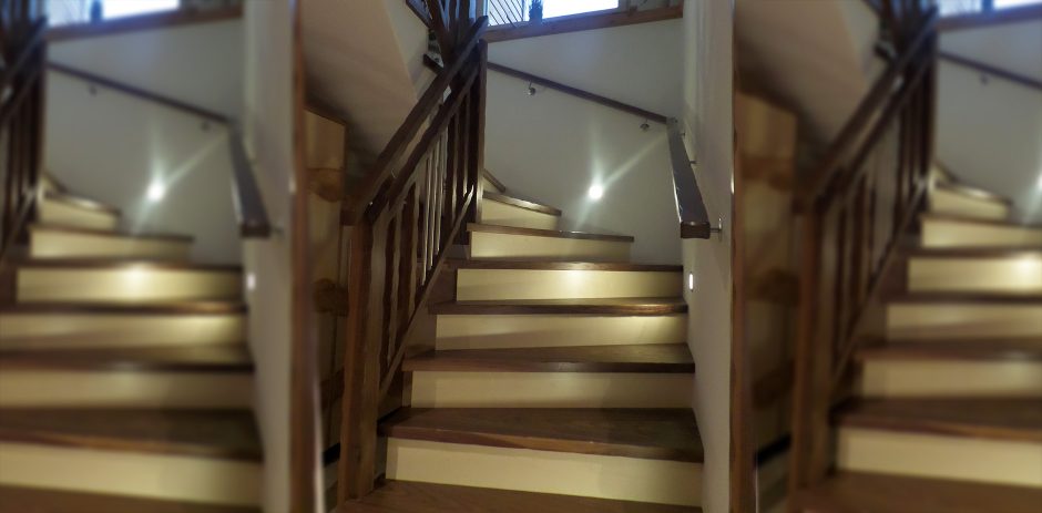 Treppe Amy-Nuß weiße Setzstufe